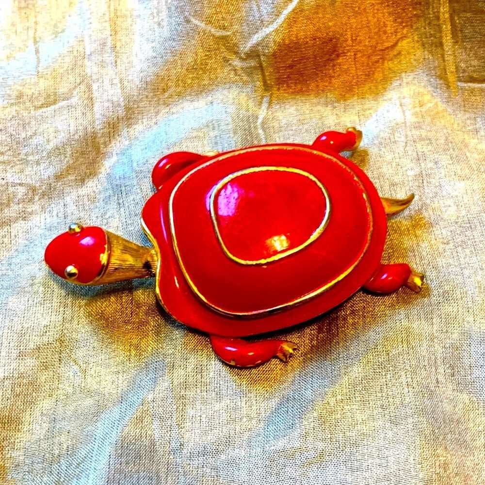 Vintage Enamel & Gold Metal Turtle Tortoise Brooch Pin